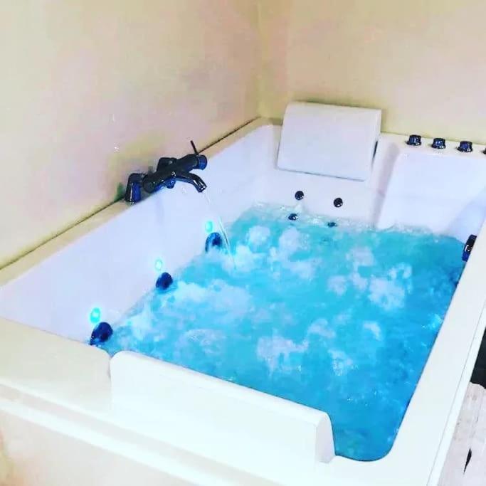 L'Atelier Des Reves Un Moment Magique Spa Prive Beaune  Eksteriør bilde